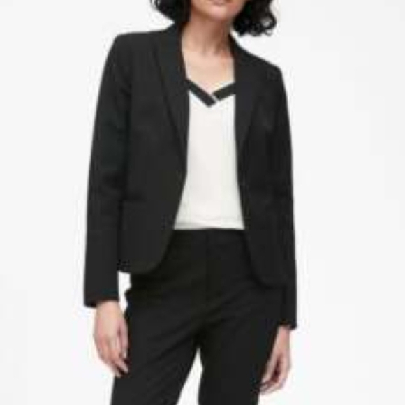 Banana Republic Jackets & Blazers - Banana Republic Classic Black Blazer